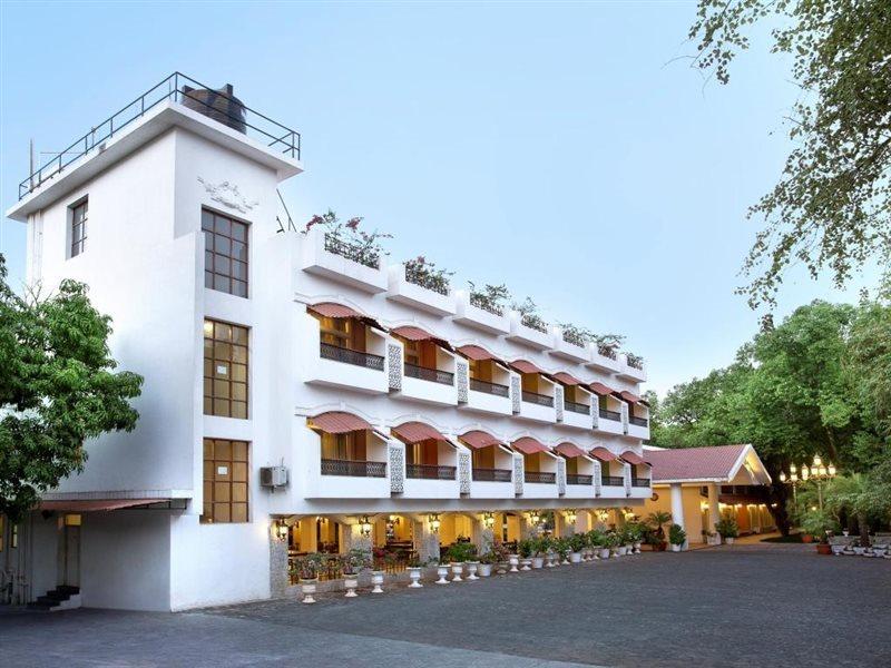 Villa San Lawrenz Лонавала Экстерьер фото
