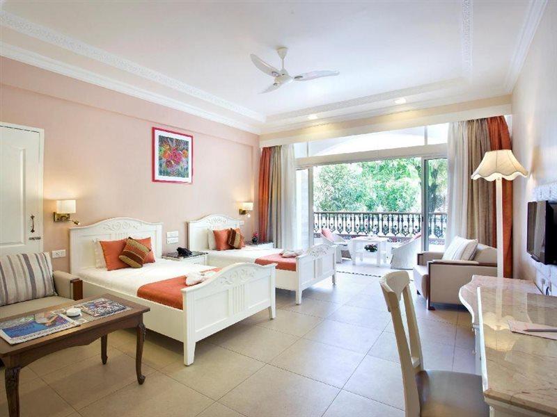 Villa San Lawrenz Лонавала Экстерьер фото